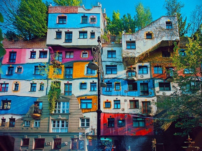 Barevná rezidenční čtvrť Hundertwasserhaus Vienna Art