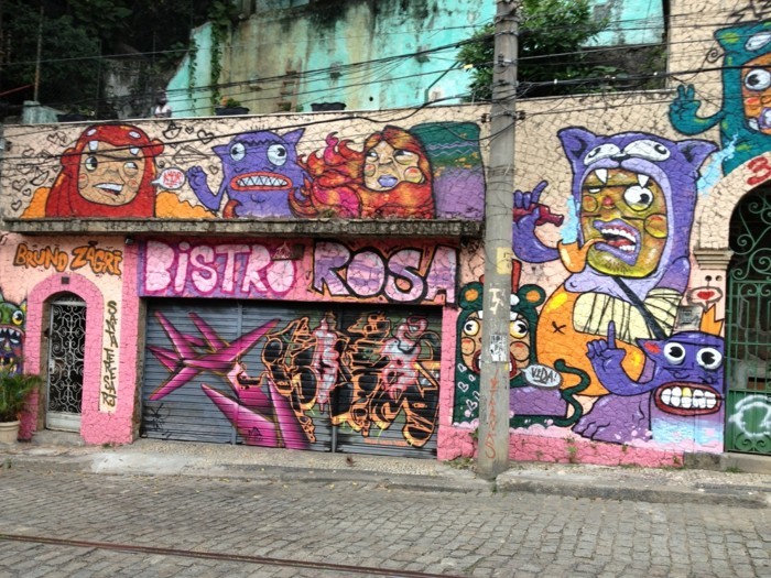 Barevné rezidenční graffiti Rio de Janeiro