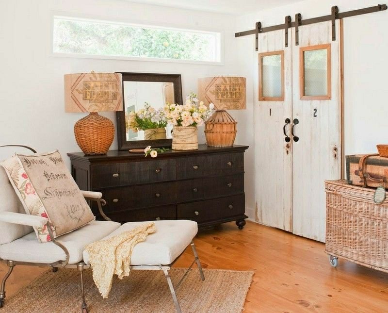 Obývací pokoj design ve venkovském stylu s vintage prvky