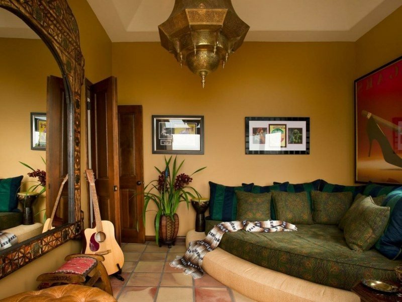 Obývací pokoje vytvářejí orientální nádech marockého stylu zařizování