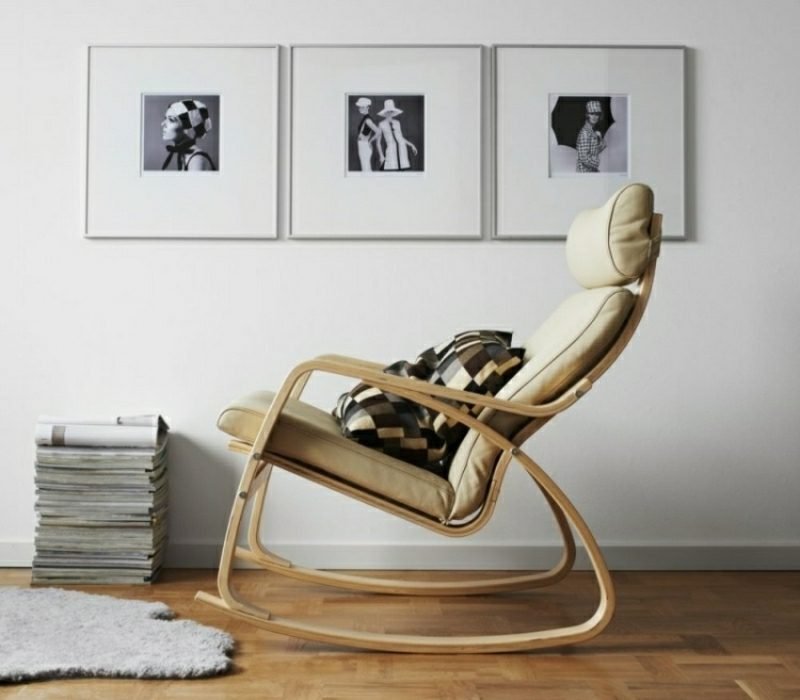 Design obývacího pokoje Houpací křeslo ve skandinávském stylu, parketová podlaha