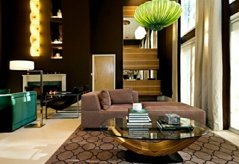Obývací pokoje vytvářejí úspěšnou kombinaci marockého stylu a moderního vybavení