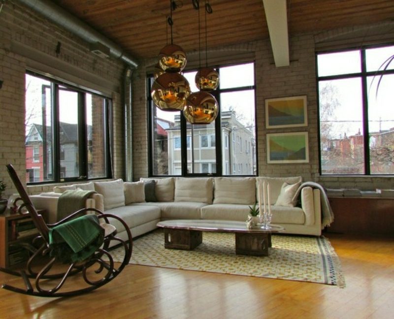 Originální designová houpací židle do obývacího pokoje v industriálním stylu